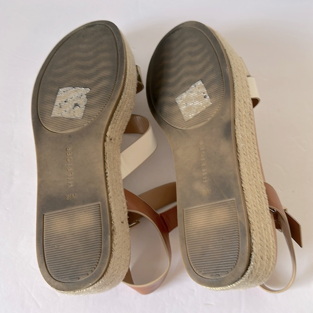 Tommy Hilfiger Espadrille Wedge Sandals 8.5 Tan Brown Gold White Buckle Logo - Picture 9 of 10